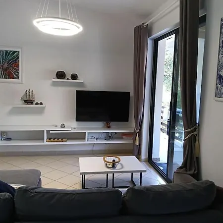 Pine Tree App 150m By Beach! * Golem (Tirana)