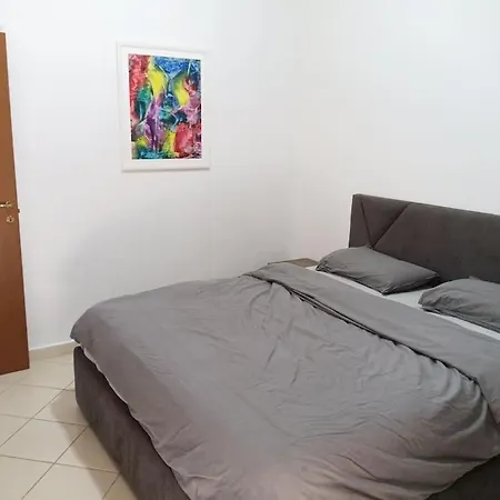 Pine Tree App 150m By Beach! Apartament Golem (Tirana)