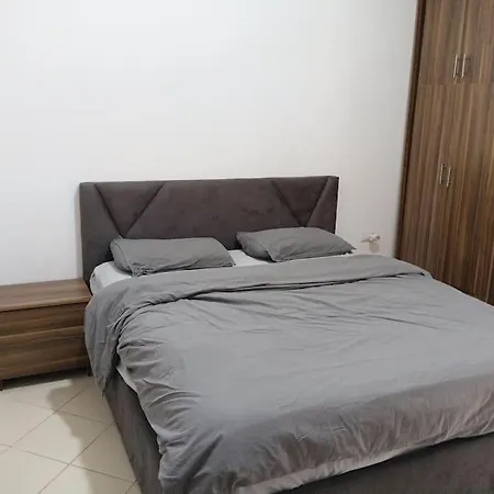 Pine Tree App 150m By Beach! Apartament Golem (Tirana)